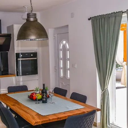 Holiday home House Isa Primosten