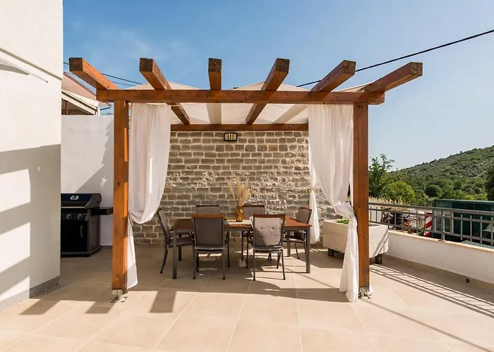 House Isa Примоштен