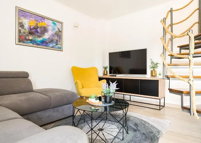 House Isa 펜션 프리모스턴