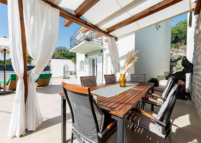 House Isa Примоштен