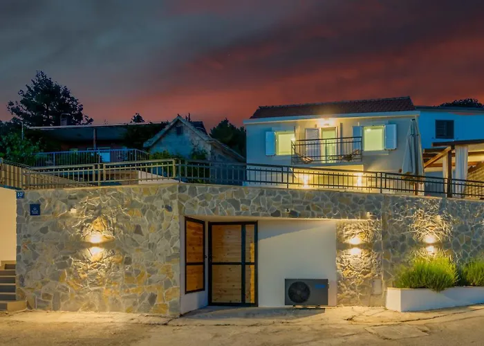 House Isa 펜션 프리모스턴